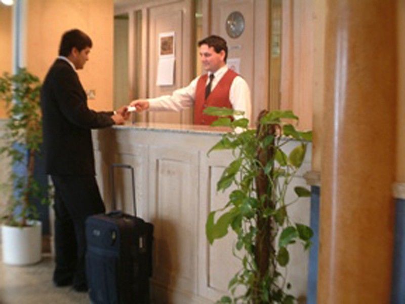 Hotel Queens Park Londra